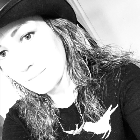 Meet your Posher, Amanda - Picture 6 of 8